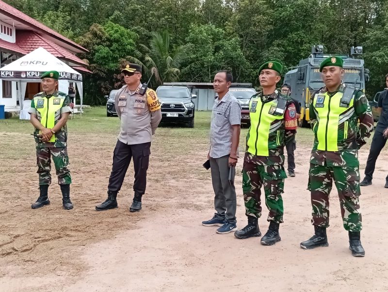 Sinergitas Tni Polri Amankan Pendaftaran Paslon Di Kpu Lamandau