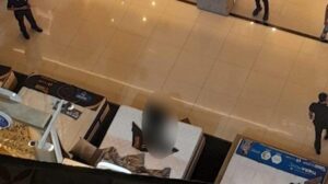 Solo Paragon Mall: Pria Loncat dari Lantai 3 dalam Dugaan Percobaan Bunuh Diri