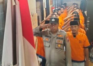 Momentum Hari Kemerdekaan RI ke-79, Tahanan Polresta Banyuwangi Peringati Detik-Detik Proklamasi dengan Khidmat