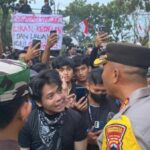 Tunjukan Demo Yang Benar, Ribuan Mahasiswa Sampaikan Tuntutan Ke Dprd