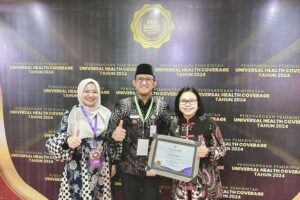 Kesuksesan Layanan Kesehatan: Banyumas Terima UHC Awards 2024