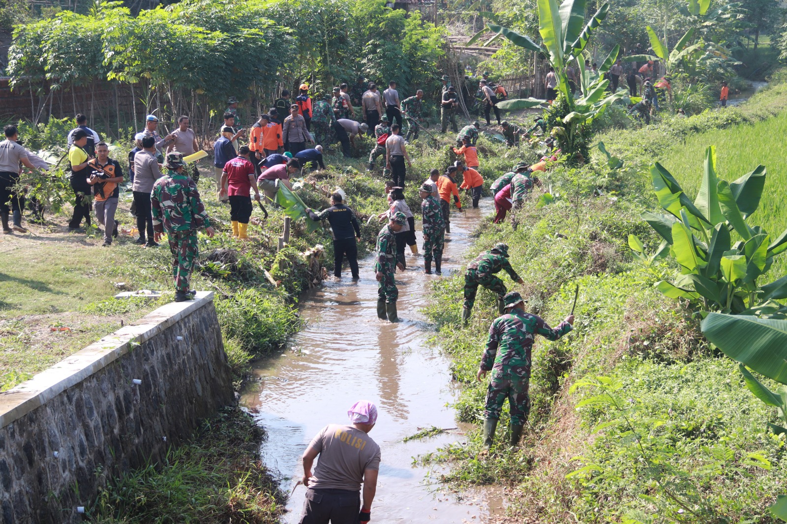 Upaya Bersama Polres Sukoharjo Dan Kodim: Normalisasi Sungai Cabak Melibatkan