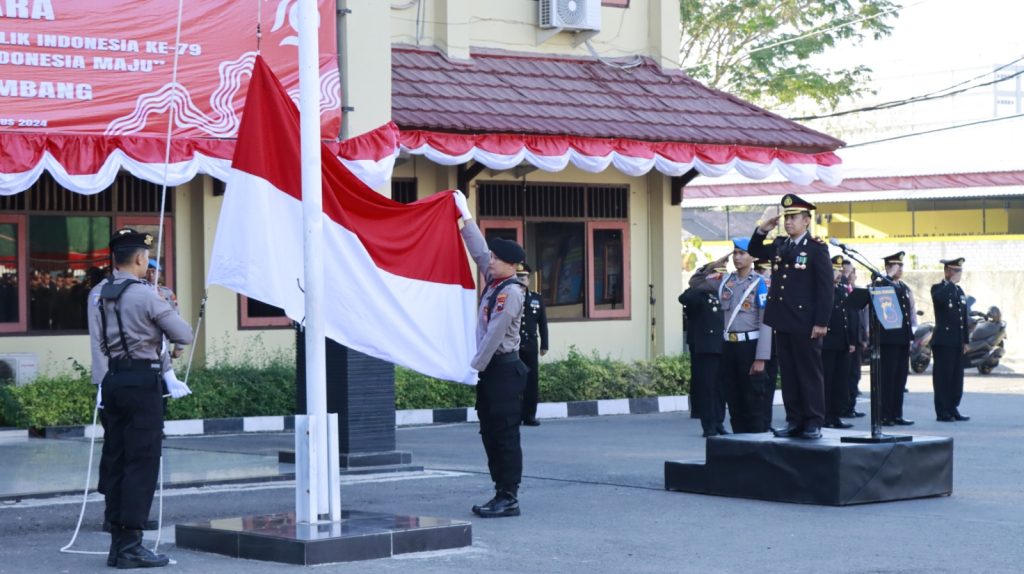 Wakapolres Rembang Pimpin Upacara Peringatan HUT Republik Indonesia Ke-79 Tahun 2024 di Mapolres Rembang