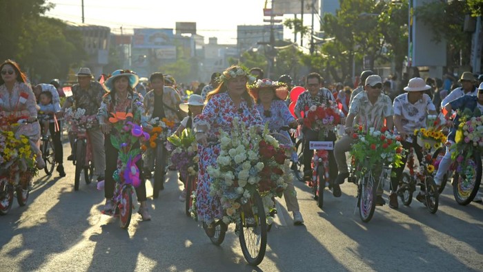 Meriahnya Semarang Flower Merdeka Festival, Diikuti Ratusan Kendaraan Hias