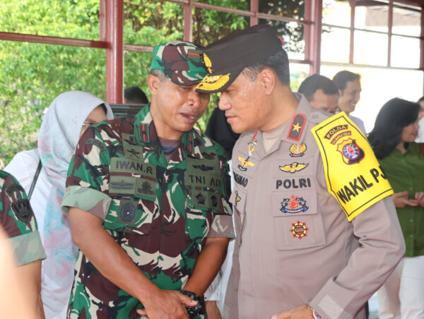 Kunker di Provinsi Kalteng, Wakapolda Bersama Kajati dan Danrem Sambut Kedatangan Menteri Pertanian RI di Bandara Tjilik Riwut