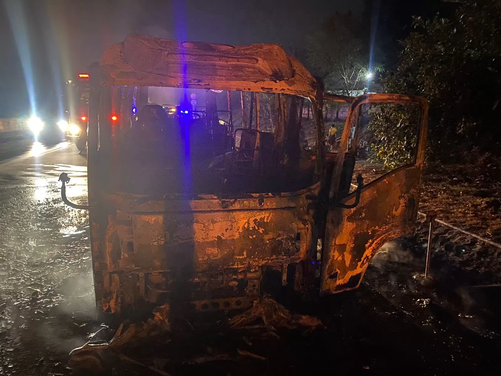 18 Penumpang Selamat, Minibus Terbakar Di Tol Solo Semarang, Ampel Boyolali