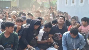 Acara Syukuran Bos Batik di Pekalongan Berubah Kerusuhan, Ribuan Warga Berebut Uang