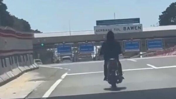 Pemotor Nekat Masuk Tol Bawen Tanpa Helm, Bagaimana Nasibnya?