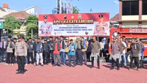 e are five title suggestions for the article:  Polres Jepara Gelar Apel Satkamling dan Pelatihan Pemadaman Kebakaran untuk Wujudkan Pam Swakarsa Mandiri