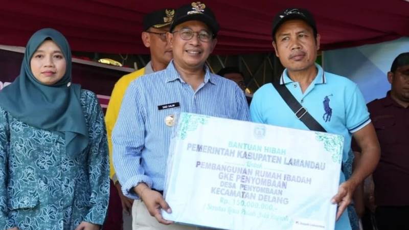 Bantuan Hibah Pembangunan Rumah Ibadah dan Stunting Disalurkan ke Kecamatan Delang