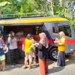 Berbagi Sayur Sambil Edukasi Pilkada: Program Mobil Sayur Polresta Banyuwangi