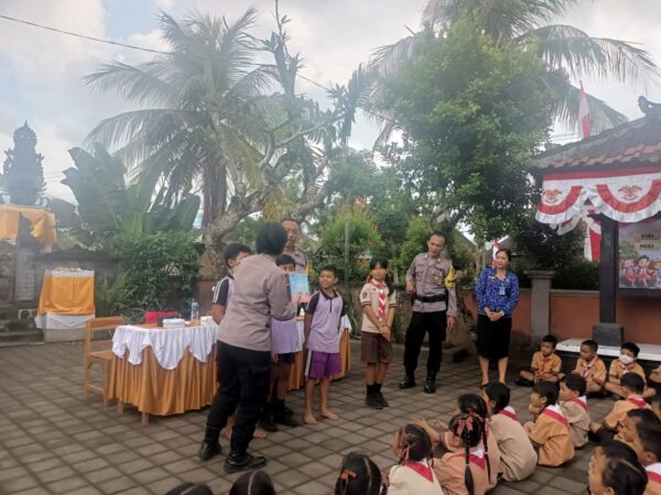 Bhabinkamtibmas Kelurahan Pendem Tumbuhkan Kesadaran Anti Bullying Di Sdn 1 Pendem