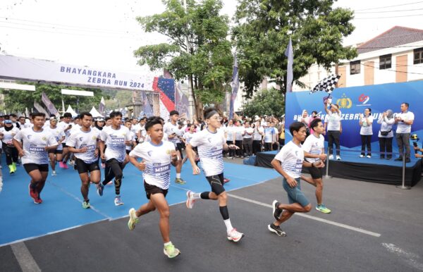 Bhayangkara Zebra Run 2024, Polantas Dan Masyarakat Jateng Berlari Dalam