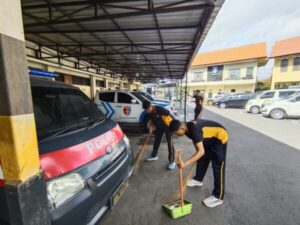 Jumat Bersih Polresta Banyuwangi, Markas Semakin Bersih dan Nyaman