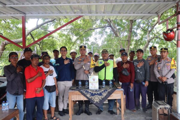 Di Pelabuhan Gilimanuk, Kapolres Jembrana Gelar Jumat Curhat Dengan Pengojek