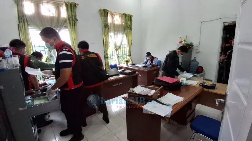 Dugaan Penyelewengan Anggaran Kejari Humbahas Geledah Kantor Dinas Lingkungan Hidup