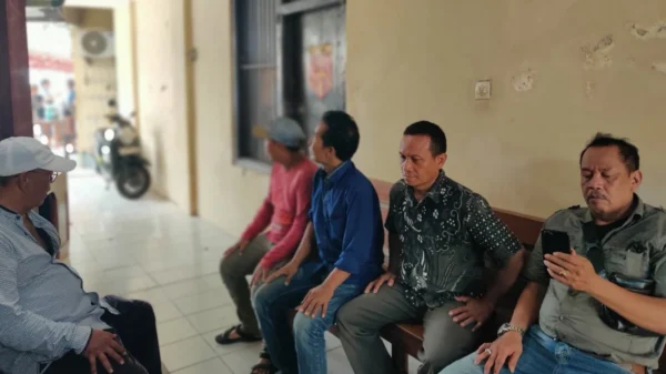 Kades Desa Wuled Dihadapkan Pada Aduan Warga Di Polres Pekalongan