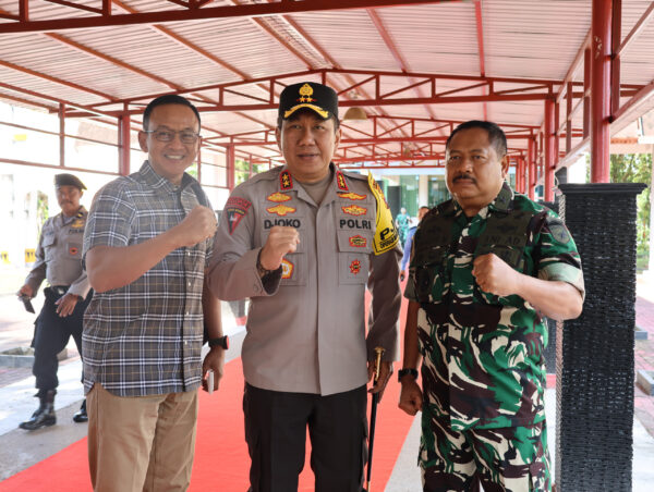 Kapolda Kalteng Bersama Pangdam Antar Kasad Kembali Ke Jakarta