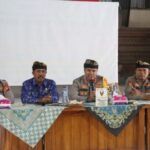 Kapolres Jembrana Gelar Jumat Curhat Di Desa Penyaringan, Warga Antusias