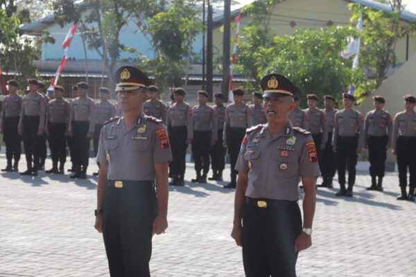 Kapolres Pimpin Upacara Kenaikan Pangkat Dua Perwira Polres Sukoharjo