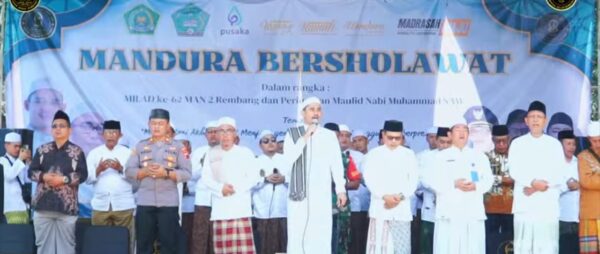 Kapolsek Lasem Ikut Serta Di Acara Mandura Bersholawat Untuk Peringati