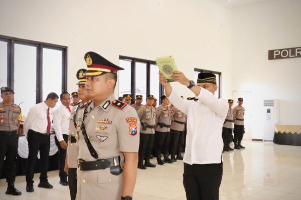 Kasat lantas polresta banyuwangi berganti: sertijab berlangsung dengan khidmat