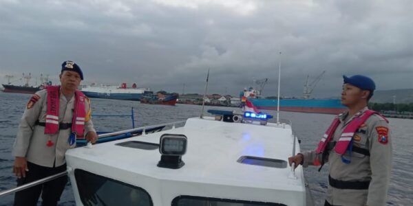 Kasat Polairud Banyuwangi Pimpin Patroli Kryd Puri Agung Di Selat