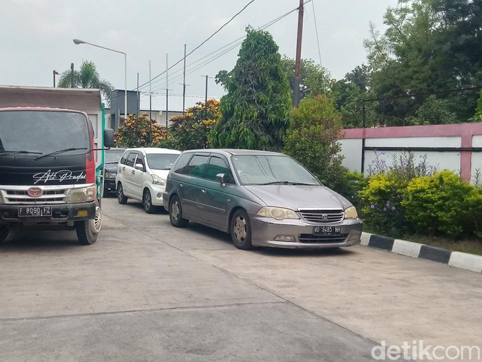 Keberadaan Mobil Misterius Di Spbu Gedaren Klaten Menjadi Sorotan