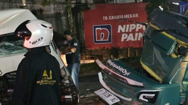 Kecelakaan Tragis Di Wonosobo, Hiace Vs Truk, 1 Korban Terjepit