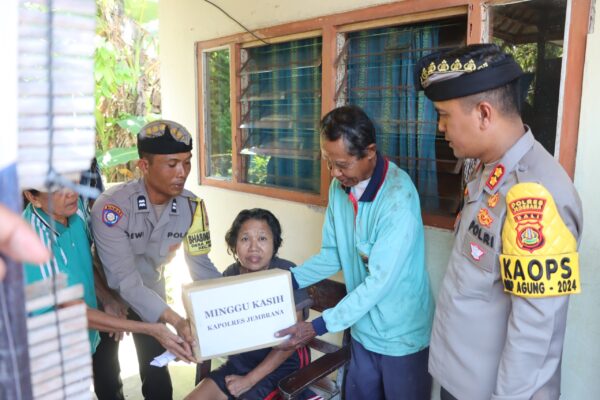 Kegiatan Minggu Kasih Kapolres Jembrana: Bantuan Sembako Untuk Masyarakat