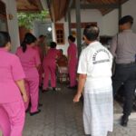 Kepedulian Sosial Bhabinkamtibmas Kelurahan Pendem Di Tengah Masyarakat, Dampingi Hkgb