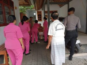 Kepedulian Sosial Bhabinkamtibmas Kelurahan Pendem di Tengah Masyarakat, Dampingi HKGB ke-72