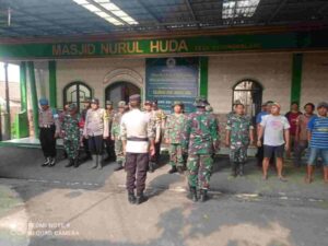 TNI-Polri Bersinergi dengan Warga Banyumas untuk Pembangunan Masjid