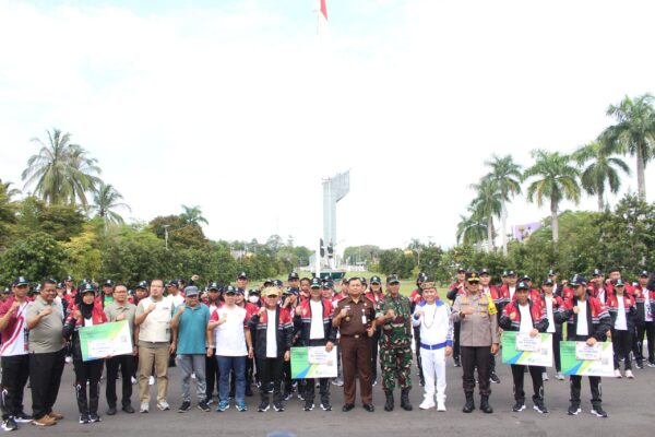 Mendukung Kemajuan Olahraga, Wakapolda Hadiri Pelepasan Kontingen Kalteng Pon Xxi