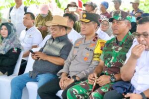 Mentan RI Didampingi Wakapolda Kalteng dan Pangdam XII Tinjau Proyek Cetak Sawah di Kapuas