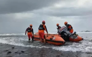 Nelayan Asal Banyuwangi Hilang di Selat Bali Setelah Jatuh Saat Tebar Jaring Ikan