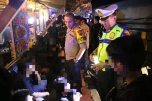 Patroli Malam Minggu Polresta Magelang Temukan Belasan Remaja, Dua Minum Miras dan Satu Bawa Sajam