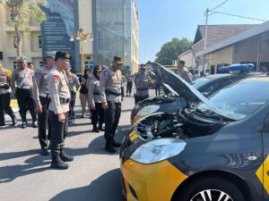 Pemeriksaan Ranmor dan Almatsus Dinas oleh Kapolresta Surakarta Menjelang Pilkada