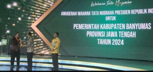 Pemkab Banyumas Terima Penghargaan Wahana Tata Nugraha 2024