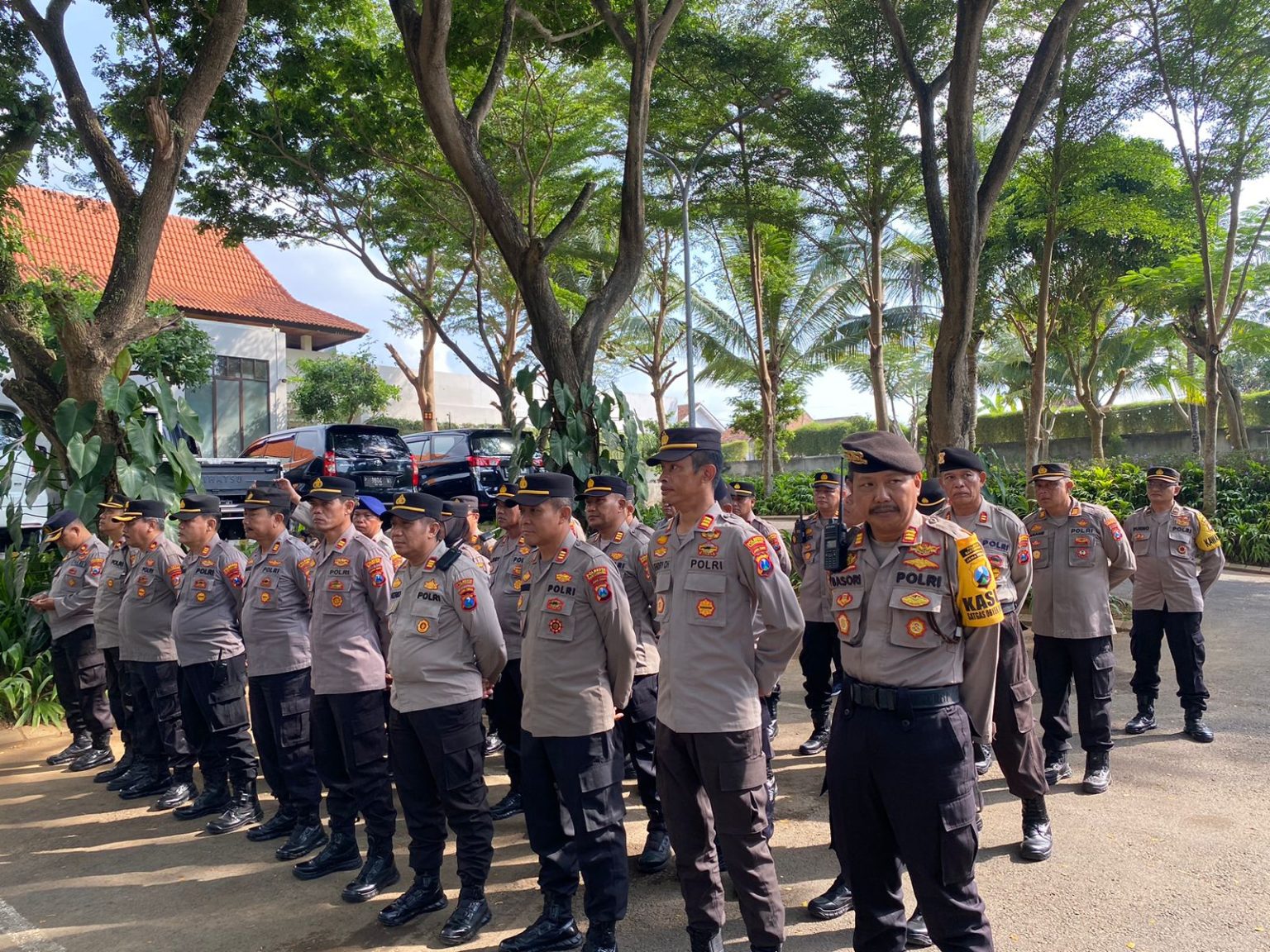 Pengamanan Pilkada, Polresta Banyuwangi Terjunkan Personel Jadi Walpri Paslon Dan