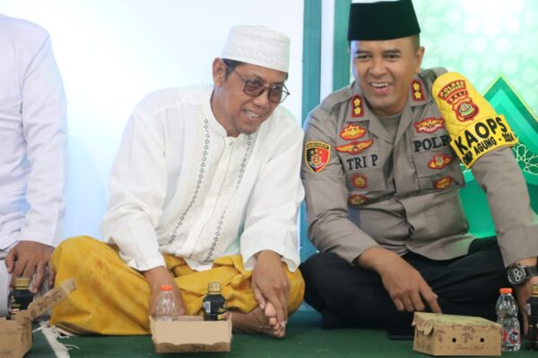 Peringatan Maulid Nabi di Loloan Barat, Kapolres Jembrana Berikan Sambutan Khusus