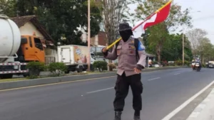 Aksi Jalan Kaki 35 Km, Polisi Banyuwangi Sambut Hari Kesaktian Pancasila