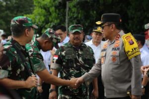 Perkuat Sinergitas, Kapolda Kalteng Sambut Hangat Kedatangan KASAD Saat Kunker di Bumi Tambun Bungai