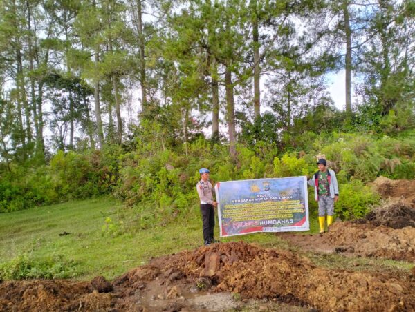 Personel Polres Humbahas Sosialisasikan Pencegahan Kebakaran Hutan Dan Lahan Kepada