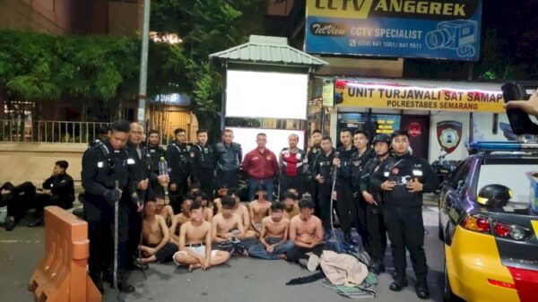 Polisi Patroli, Pelaku Gangster Diamankan