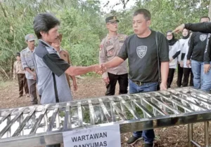 Dukungan Sosial: Polisi dan Wartawan Banyumas Sediakan Keranda Jenazah bagi Warga Pasir Kulon