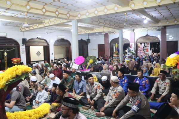 Polres Jembrana Ajak Masyarakat Berdoa Bersama Di Peringatan Maulid Nabi