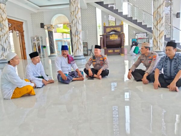 Polresta Banyuwangi Gaungkan Safari Dan Jumat Curhat Sebagai Upaya Redam