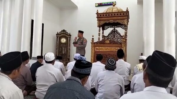 Polresta Banyuwangi Adakan Jumat Curhat, Wujudkan Suasana Sejuk Jelang Pilkada 2024