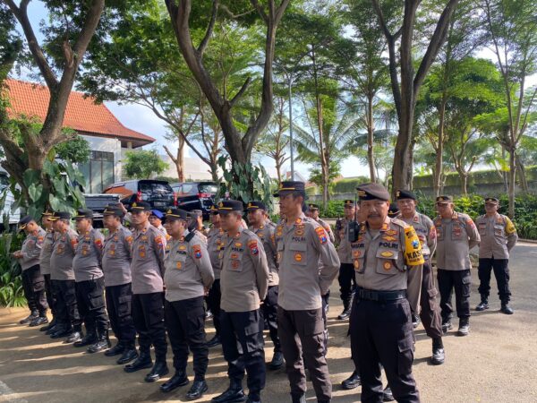 Polresta Banyuwangi Pastikan Keamanan Penetapan Bakal Calon Bupati Dengan Ratusan